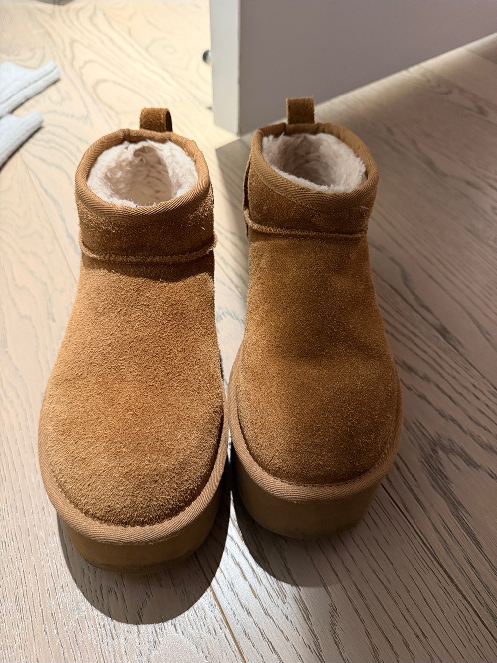 Platform Ankle Uggs in Chestnut